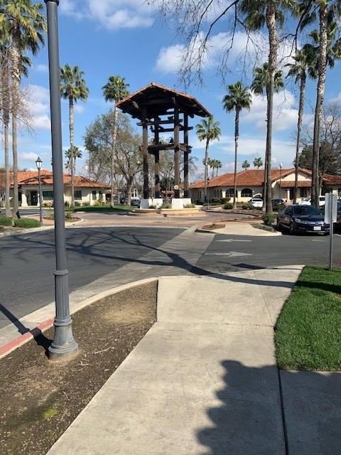 5429 Avenida De Los Robles Visalia CA 93291 FOR LEASE